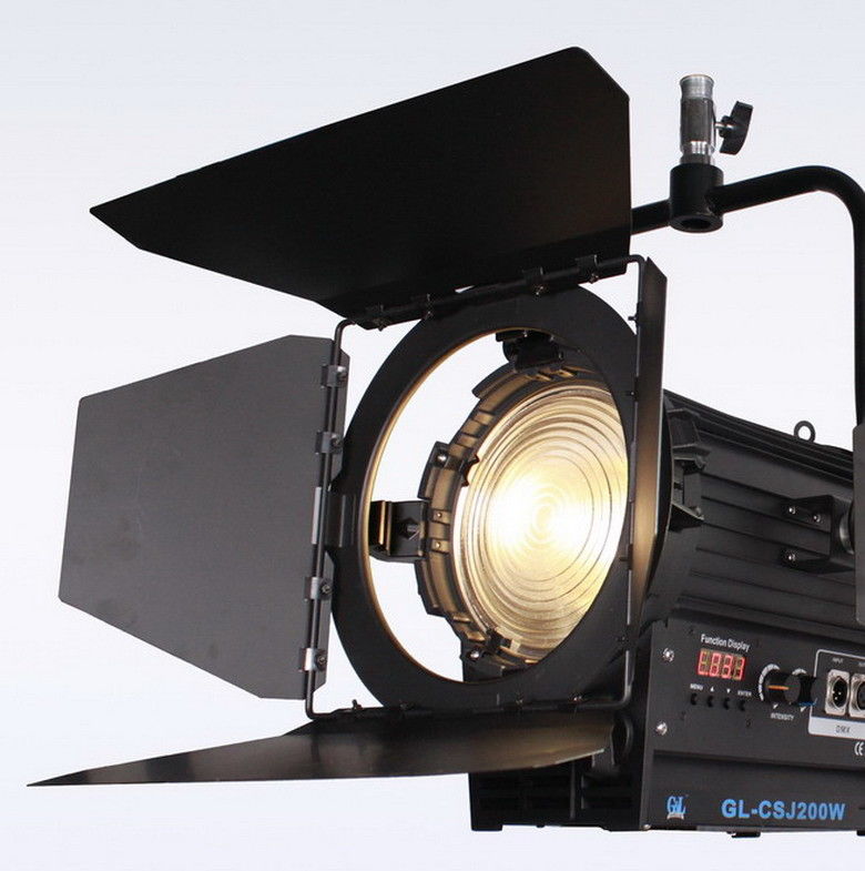 Tungsten Replacement 200W LED Fresnel Light High TLCI/CRI for Television Studio Lighting(Pole-Operated Yoke) supplier