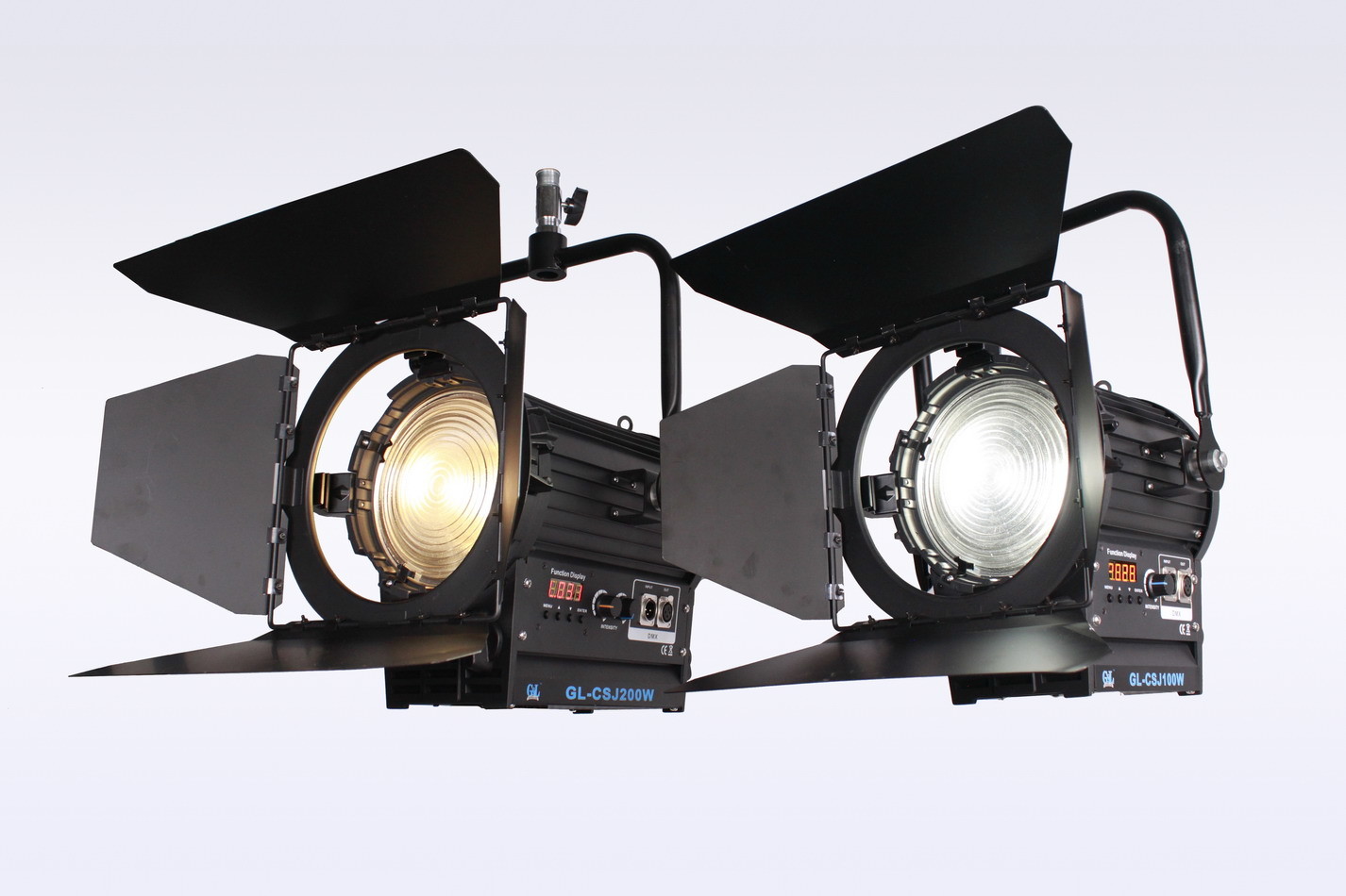TV Studio Lights 200W LED Fresnel Stage Lighting Bi Color High TLCI/CRI